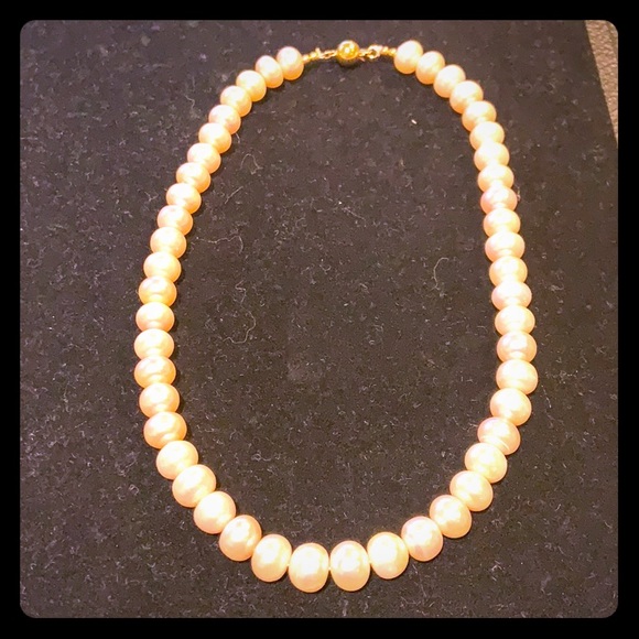 Jewelry - Beautiful Pink Pearl Necklace